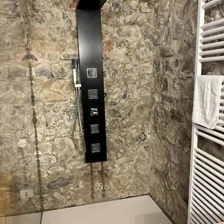 Antica Corte Apartment *